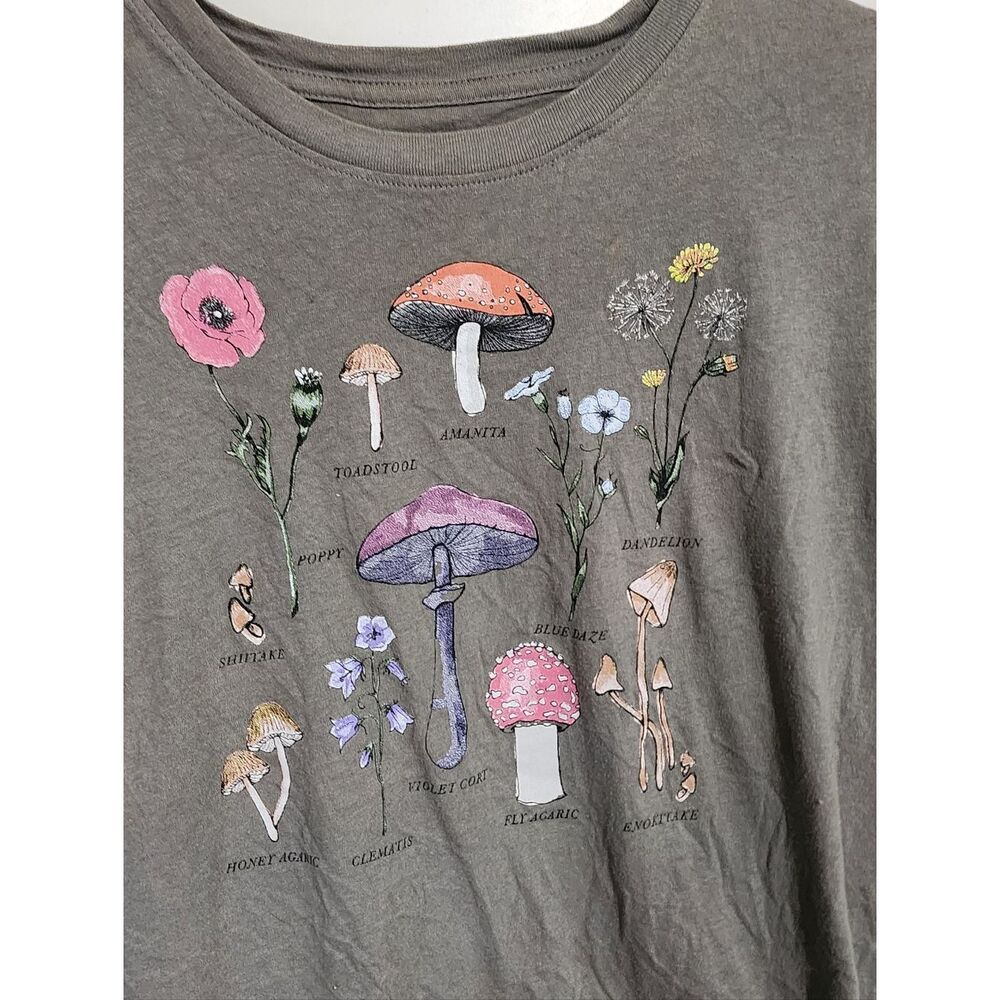 Doe Green Mushroom Floral T-shirt L Earthy Goblin Granola